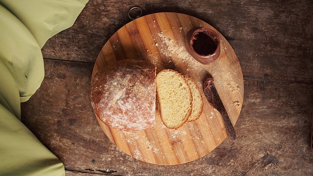 fette di pane con crema al cioccolato